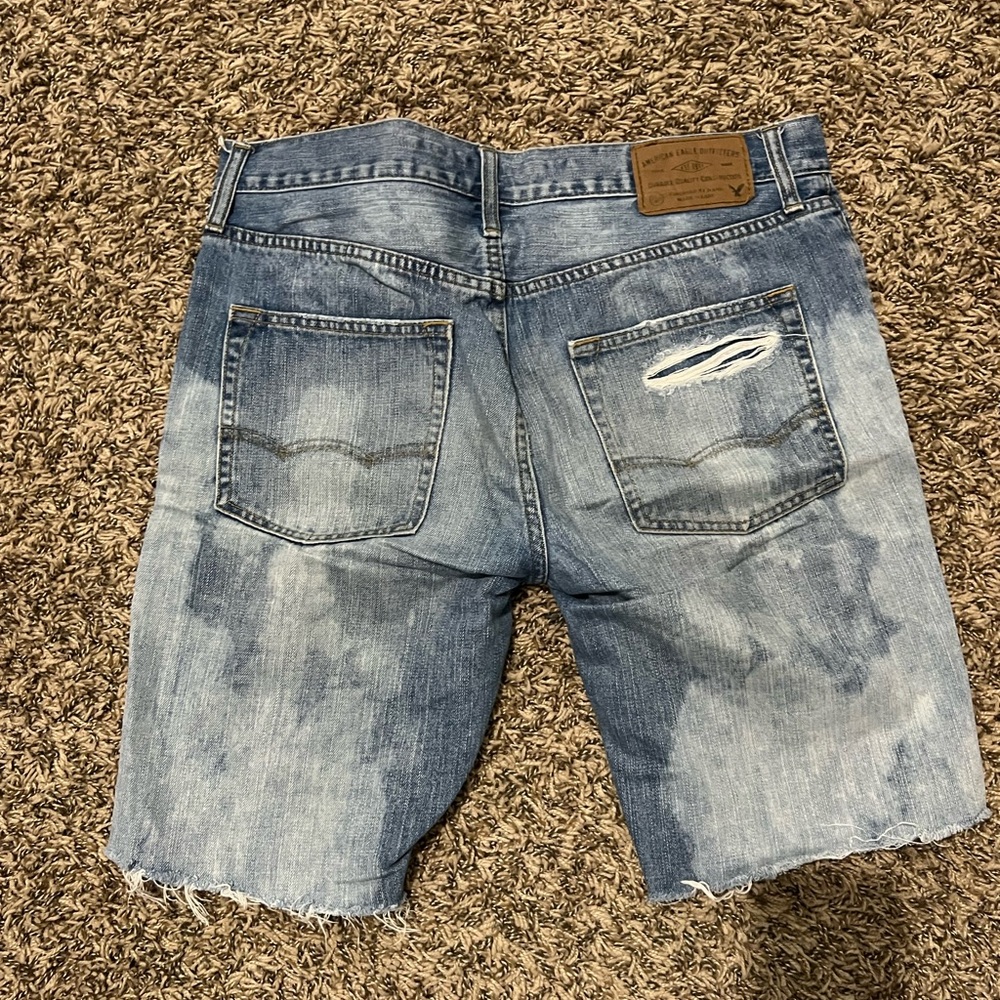 American Eagle Distress Jean Short - Picture 2 of 4